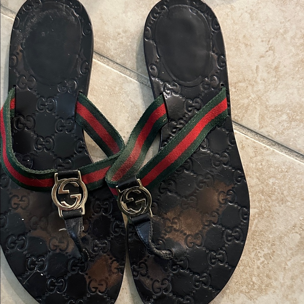 Gucci Black and Green Sandals